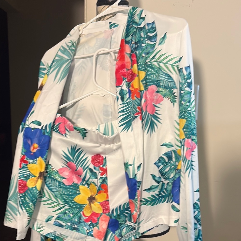 Floral Tropical Print Blazer and Shorts Set (Brand New)